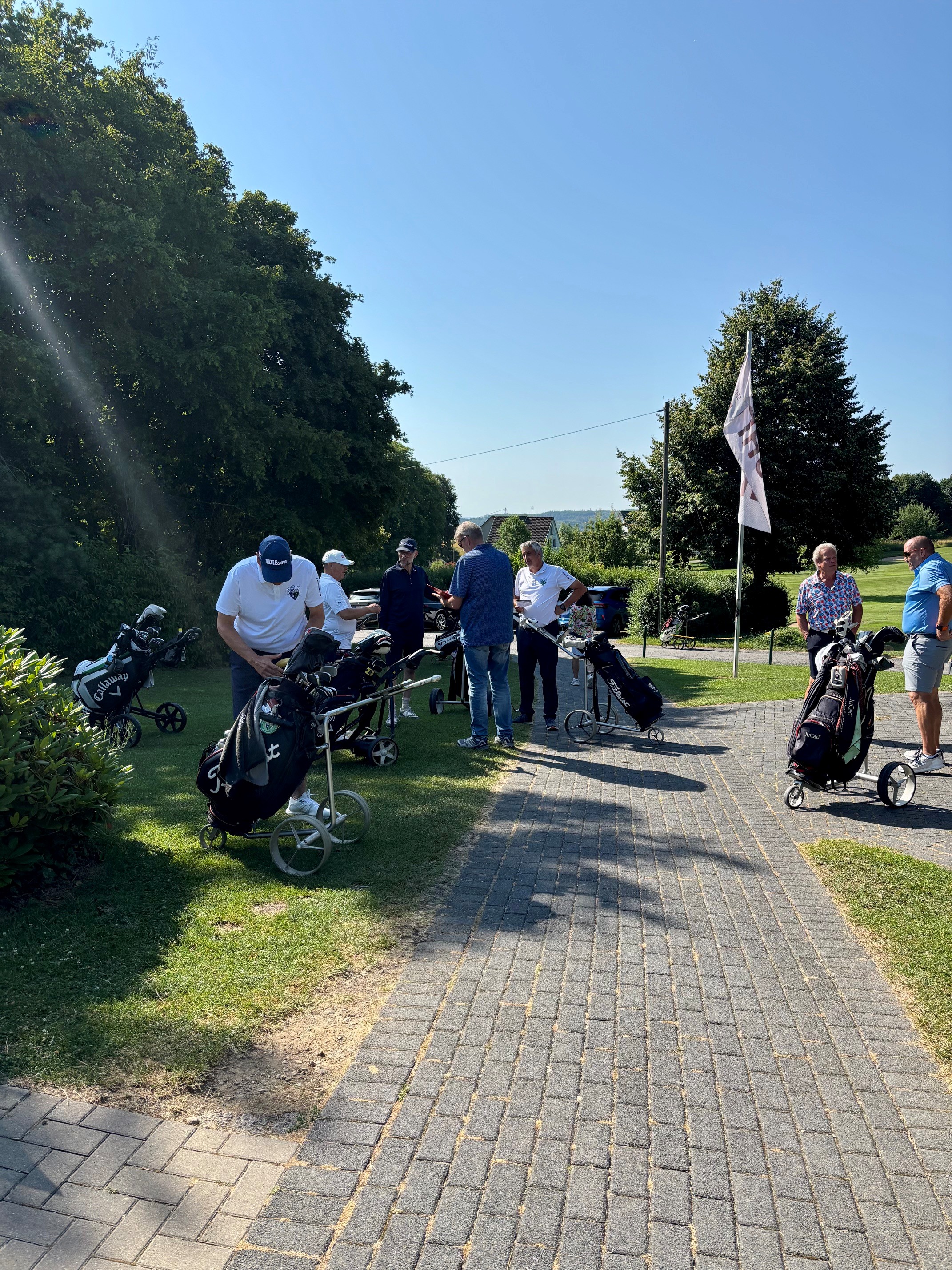 AK50-1 siegt im Golfclub Oberberg