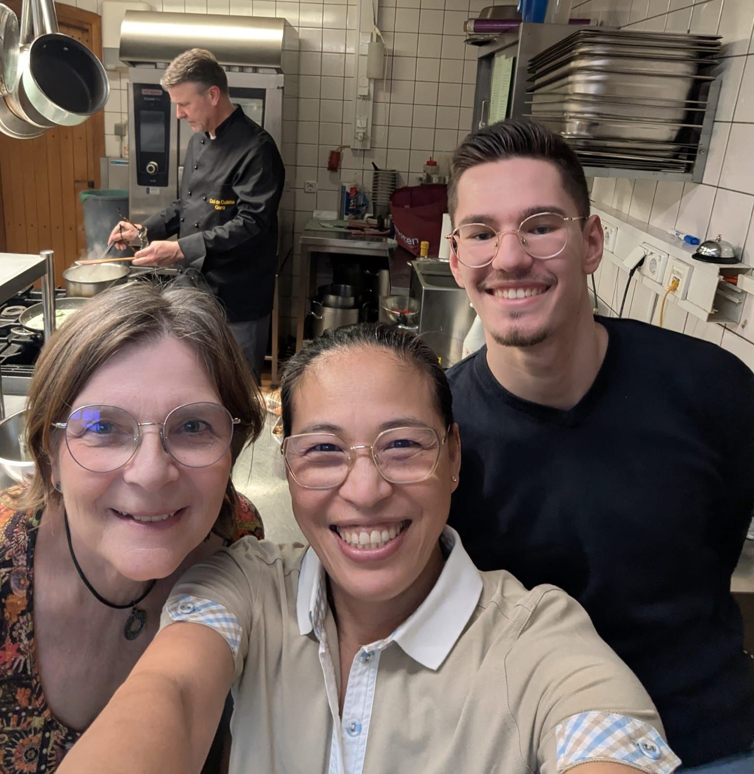 Clubmanger Gero kocht für die Sieger des Helfer Turniers 2025