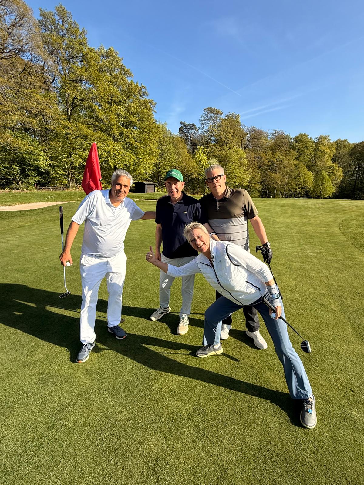 Birdies und Besties auf Burg Overbach